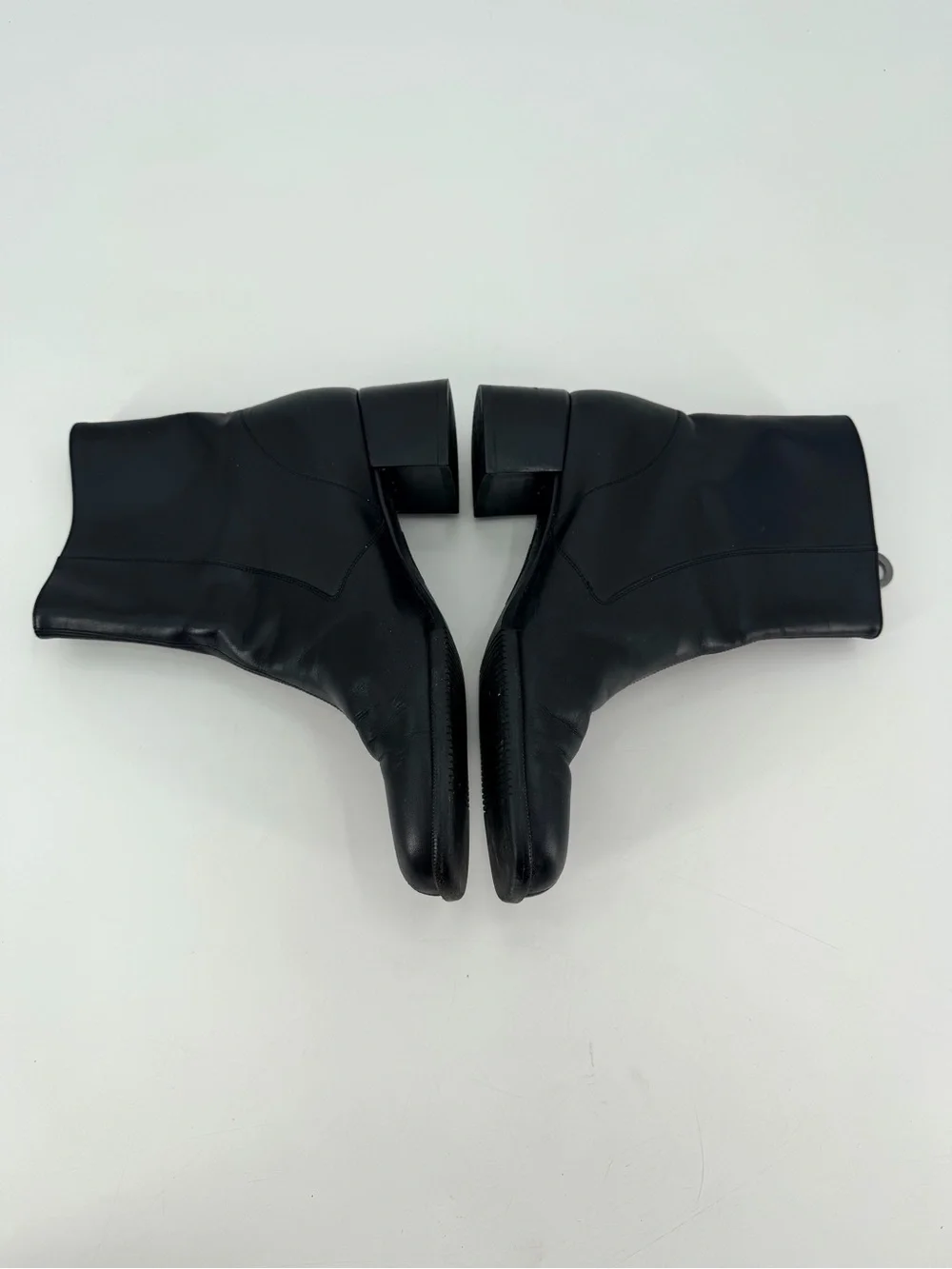 Vintage Y2K Salvatore Ferragamo Black Leather Zip Ankle Boots 8 Quiet Luxury